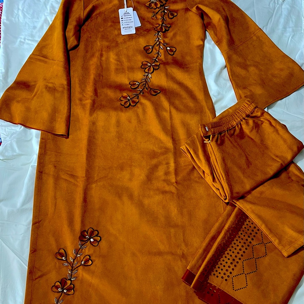 Elegant Swade Kurta Set with Bead Work and Cutwork – Stylish 3 - Piece Ensemble